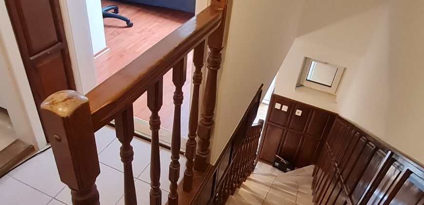 Debrecen-Nagyerdő, egyetemhez közel, Kodály Zoltán utcában lakás kiadó