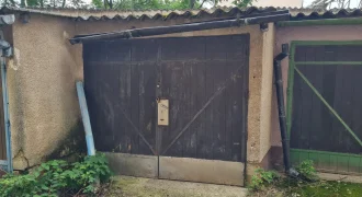 Debrecen belvárosában, Vásáry István utcában garázs eladó
