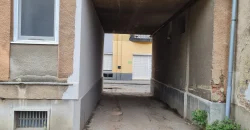 Debrecen belvárosában, Vásáry István utcában garázs eladó