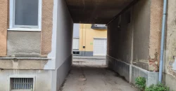 Debrecen belvárosában, Vásáry István utcában garázs eladó