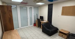 Debrecen-Belváros, Hal köz Üzletházban 20 nm-es üzlethelyiség kiadó.