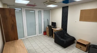 Debrecen-Belváros, Hal köz Üzletházban 20 nm-es üzlethelyiség kiadó.