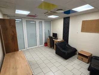 Debrecen-Belváros, Hal köz Üzletházban 20 nm-es üzlethelyiség kiadó.