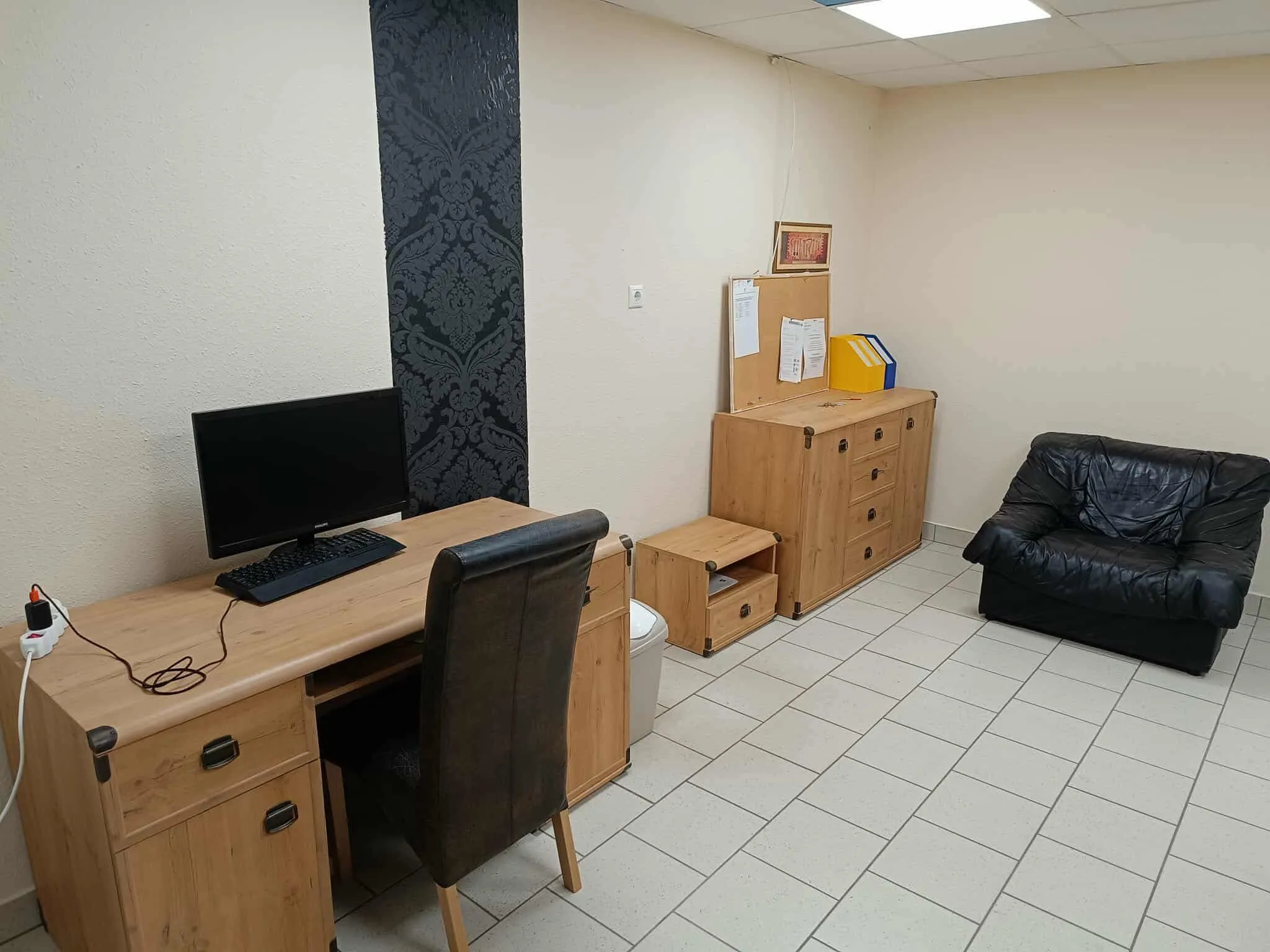 Debrecen-Belváros, Hal köz Üzletházban 20 nm-es üzlethelyiség kiadó.