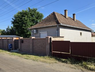 Berettyóújfalu, Kisfaludy utcában családi ház eladó