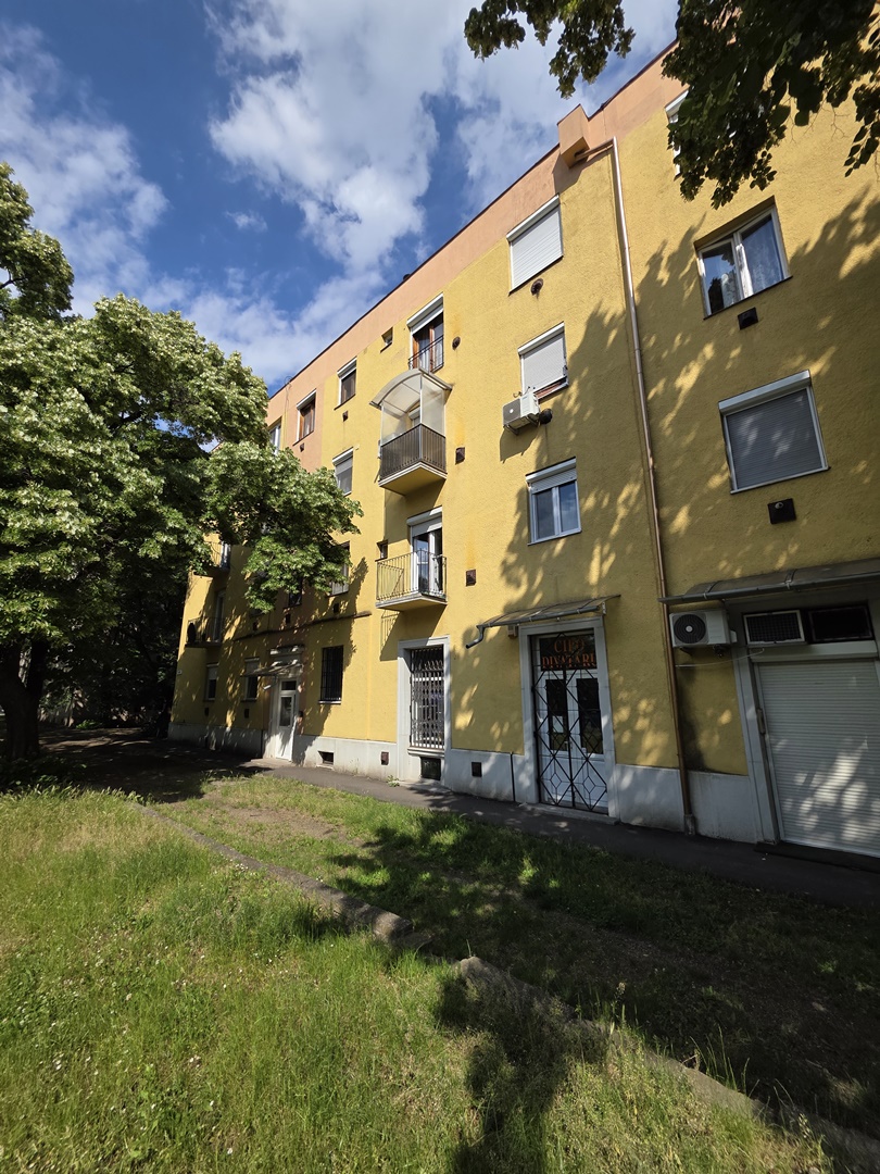 Debrecen, Kassai úti Campushoz közel 2 szobás gázfűtéses lakás eladó.
