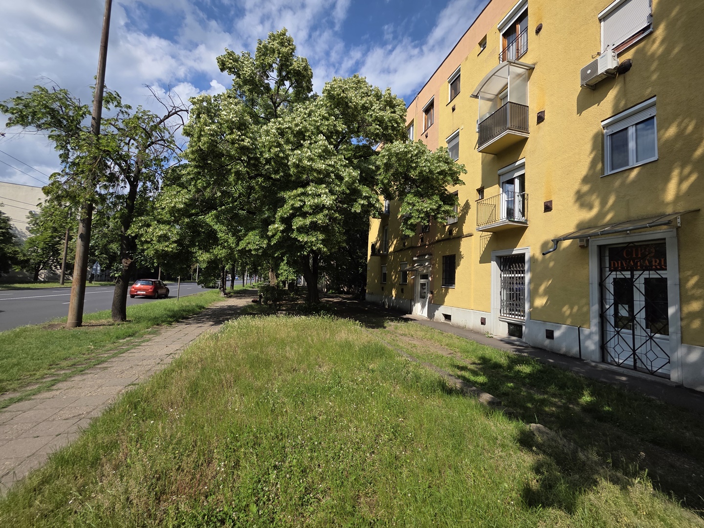Debrecen, Kassai úti Campushoz közel 2 szobás gázfűtéses lakás eladó.