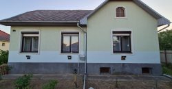 Debrecen-Csapókert, 70 nm-es, bútorozatlan családi ház kiadó