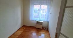 Debrecen-Csapókert, 70 nm-es, bútorozatlan családi ház kiadó