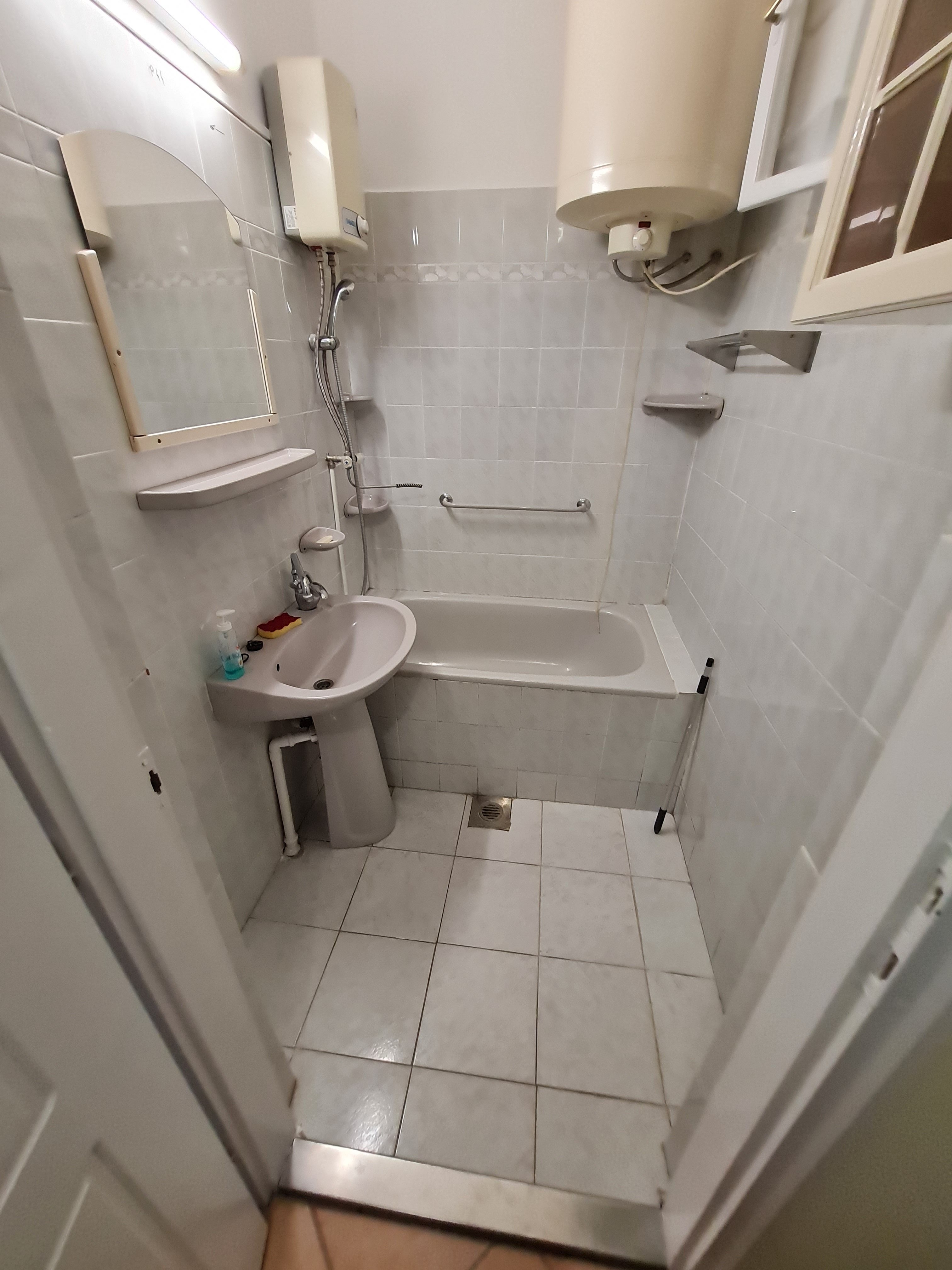 Debrecen-Csapókert, 70 nm-es, bútorozatlan családi ház kiadó