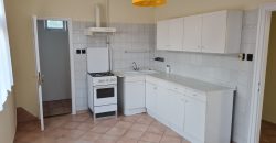 Debrecen-Csapókert, 70 nm-es, bútorozatlan családi ház kiadó