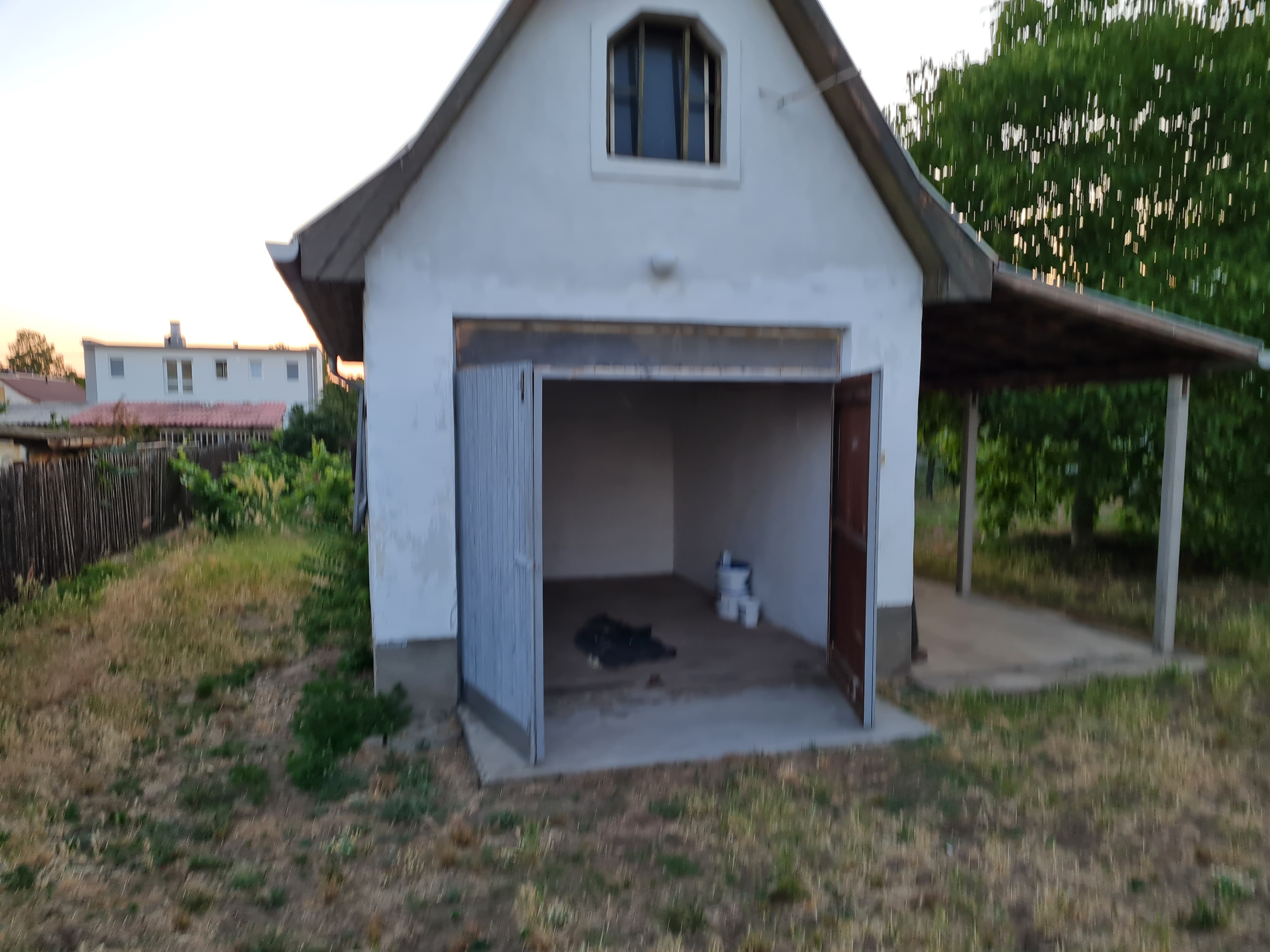 Debrecen-Csapókert, 70 nm-es, bútorozatlan családi ház kiadó